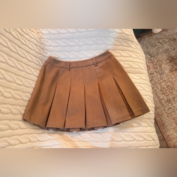 Reformation Brynlee Two Piece In Camel, brand new, never worn, No flaws. - Picture 13 of 16